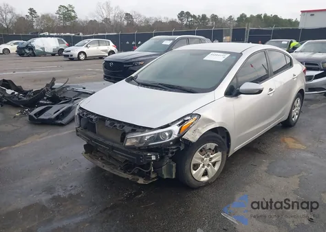 2017 Kia Forte Lx z USA, uszkodzony, nr VIN 3KPFK4A73HE067394